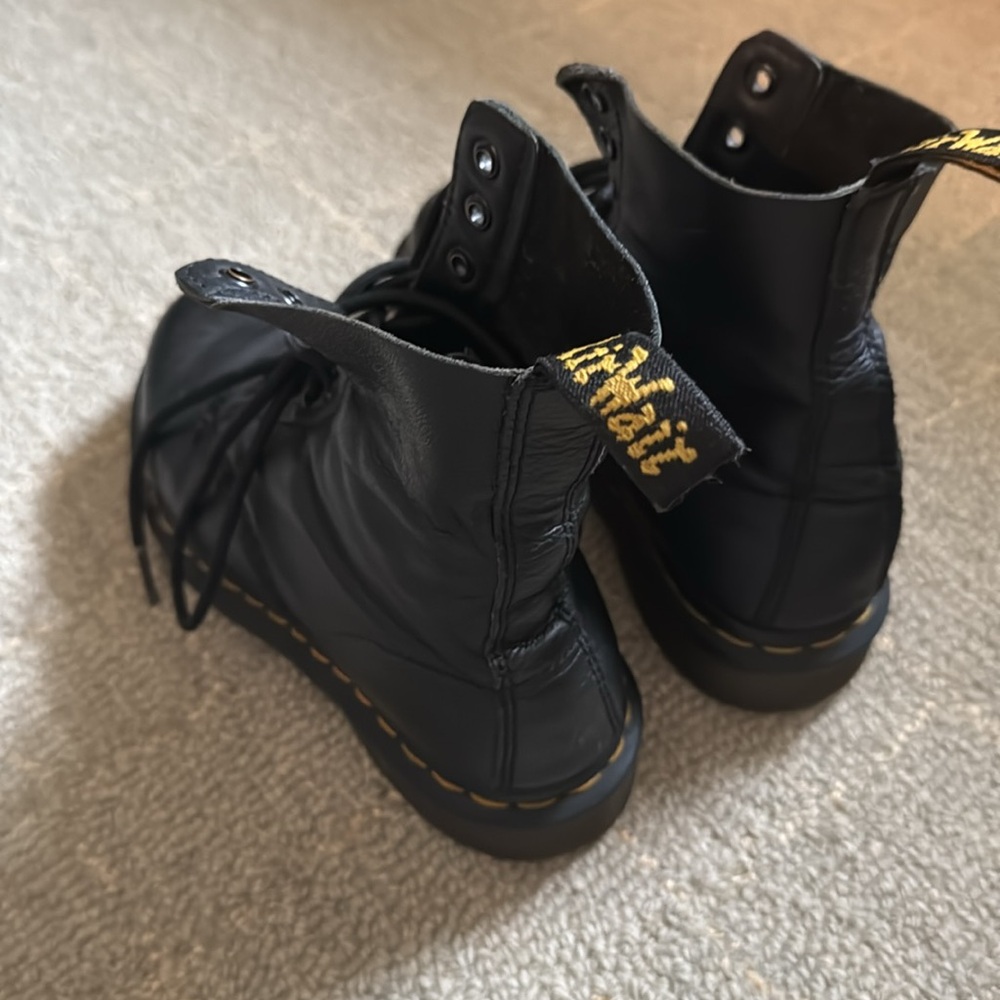 Dr. Martens 1460 Pascal boot in black - Picture 3 of 5